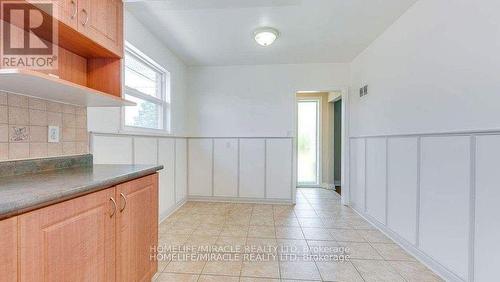 3 INDEPENDENCE DRIVE S , Toronto, Ontario M1K 3R7 4