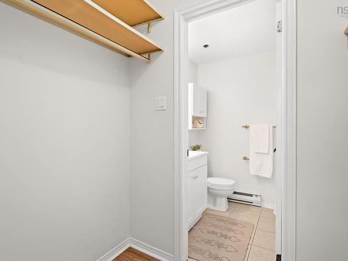 410 87 Kearney Lake Road, Halifax, NS 