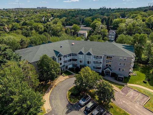 410 87 Kearney Lake Road, Halifax, NS 