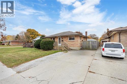 1035 WELLINGTON STREET  Sarnia, ON N7S 1E4