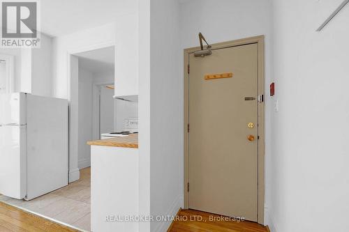 2 - 16 FOXBAR ROAD , Toronto, Ontario M4V 2G6 2