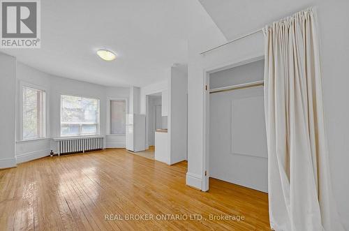 2 - 16 FOXBAR ROAD , Toronto, Ontario M4V 2G6 4