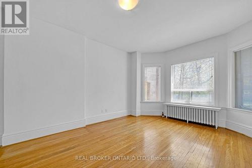 2 - 16 FOXBAR ROAD , Toronto, Ontario M4V 2G6 5