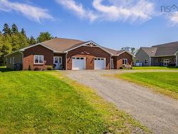 144-146 VILLAGE LINE Avenue  Valley, NS B2N 0J3