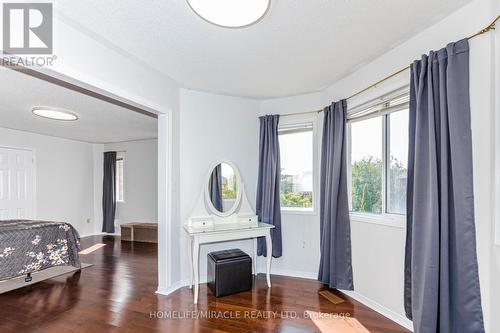 955 Bristol Road W, Mississauga, ON 