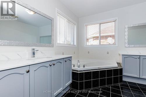 955 Bristol Road W, Mississauga, ON 