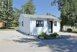 27 OAK STREET  Lambton Shores (Grand Bend), ON N0M 1T0