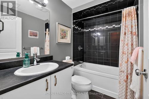 4pc Main Bath. - B - 1004 Beryl Private, Ottawa, ON 