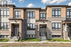 2955 STARLIGHT DRIVE  Pickering, ON L1X 0S1