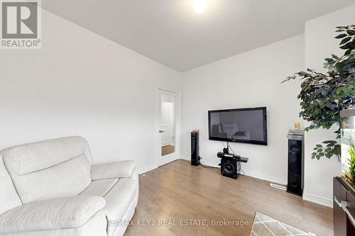 2955 STARLIGHT DRIVE , Pickering, Ontario L1X 0S1 4
