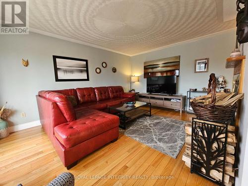 Previous tenant's furnishings - 2150 Lemay Crescent, Ottawa, ON 