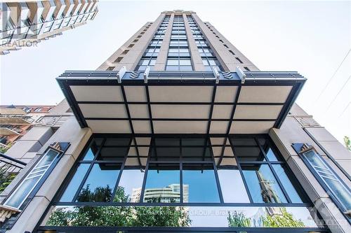 908 - 245 KENT STREET , Ottawa, Ontario K2P 0A5 2