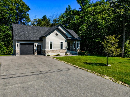 Front of Structure - 26 Rue Des Ormeaux, Saint-André-D'Argenteuil, QC 