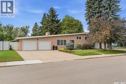 258 East PLACE  Saskatoon, SK S7J 2X9