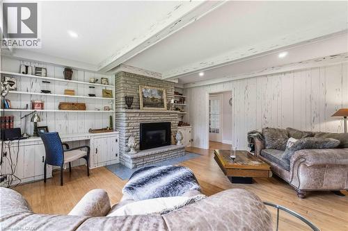 Built in Shelving - 1537 Gregory Road, St. Catharines, ON 