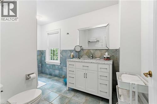 2nd Upper Bathroom 4PC - 1537 Gregory Road, St. Catharines, ON 