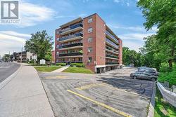 52 - 2373 KING STREET E  Hamilton, ON L8K 1X9