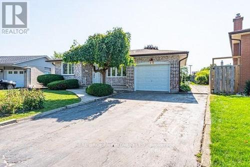 UPPER - 19 ARGYLE COURT , Welland, Ontario L3C 6J1 5