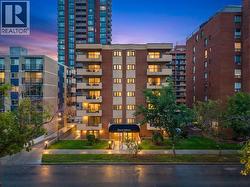 101, 1311 15 Avenue SW  Calgary, AB T3C 0X8