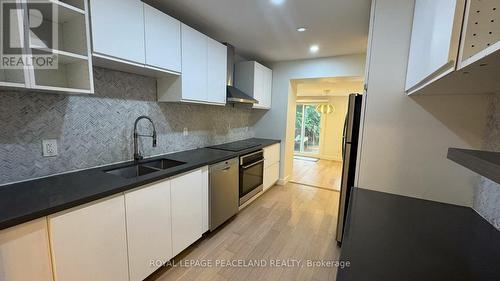 UPPER - 19 TARDREE PLACE , Toronto, Ontario M1R 3X2 4