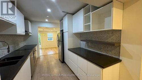 UPPER - 19 TARDREE PLACE , Toronto, Ontario M1R 3X2 5