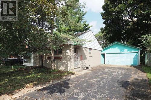 12 OAKWOOD AVENUE  Kitchener, ON N2H 6G9