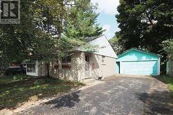 12 OAKWOOD AVENUE  Kitchener, ON N2H 6G9