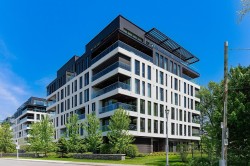 301-1000 Rue les Érables Laval (Laval-Sur-Le-Lac), QC H7R 0G7