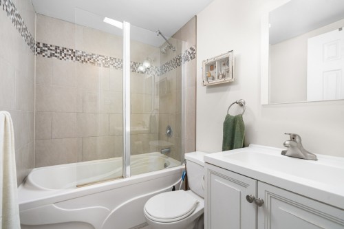Salle de bains - 212-575 Ch. Davignon, Dollard-Des-Ormeaux, QC 