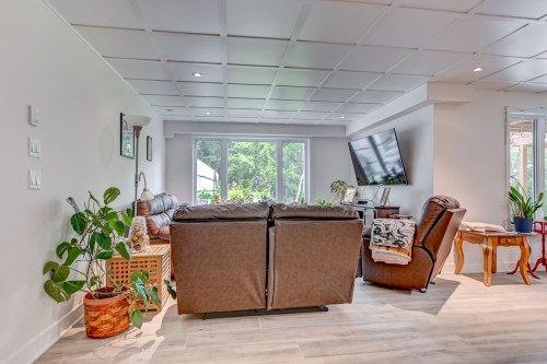 Salle familiale - 34 Rue Du Saturnie, Saint-Hippolyte, QC 