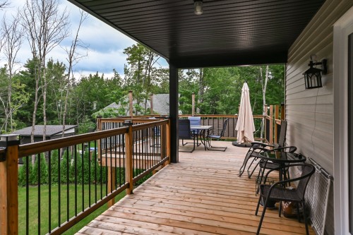 Balcon - 34 Rue Du Saturnie, Saint-Hippolyte, QC 
