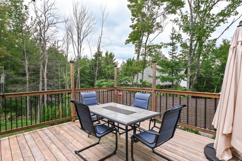 Balcon - 34 Rue Du Saturnie, Saint-Hippolyte, QC 