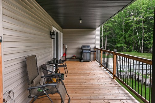 Balcon - 34 Rue Du Saturnie, Saint-Hippolyte, QC 