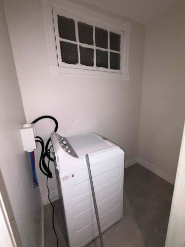 Laundry - 2327 Av. Madison, Montréal (Côte-Des-Neiges/Notre-Dame-De-Grâce), QC 