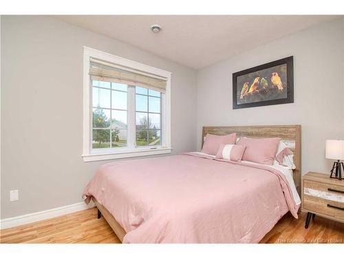 28 Fairisle Dr, Moncton, NB 