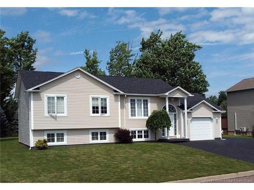 28 Fairisle Dr, Moncton, NB 