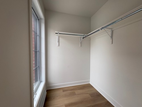 Penderie (Walk-in) - 112-5 Rue Du Royal-22E-Régiment, Saint-Jean-Sur-Richelieu, QC 