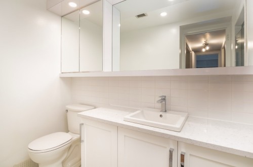 Salle de bains attenante à la CCP - M2+M3-3470 Rue Stanley, Montréal (Ville-Marie), QC 