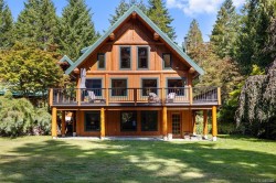 900 Spider Lake Rd  Qualicum Beach, BC V9K 2L7