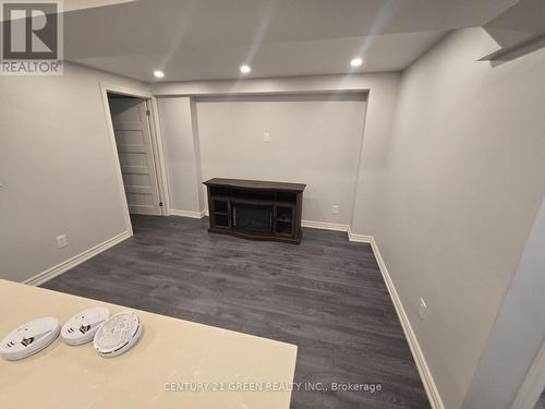 LOWER - 2483 OLD BROMPTON WAY , Oakville, Ontario L6M 0J5 3