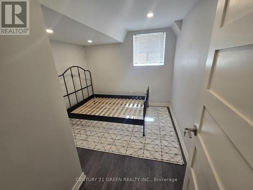 LOWER - 2483 OLD BROMPTON WAY , Oakville, Ontario L6M 0J5 4
