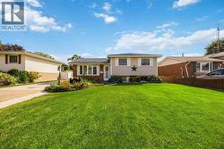 819 WELLINGTON STREET  Sarnia, ON N7T 1J4