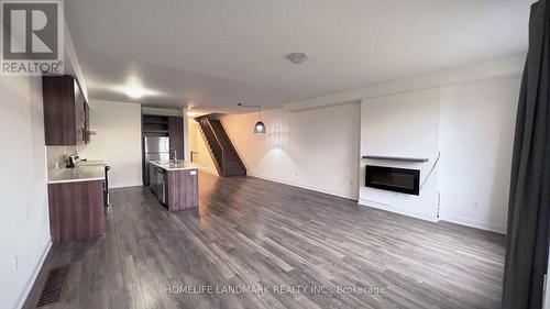 22 DONALD FLEMING WAY , Whitby, Ontario L1R 3J8 2