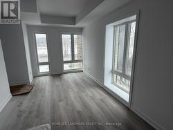301 - 5 BANCROFT LANE  Richmond Hill, ON L4E 1M1