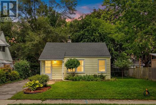 132 SPADINA ROAD E  Kitchener, ON N2M 3X4