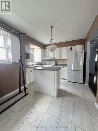 85 BONAVENTURE DRIVE , London East (East I), Ontario N5V 4A7 5