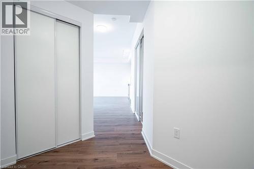 395 DUNDAS Street Unit# 437 , Oakville, Ontario L6M 5R8 3