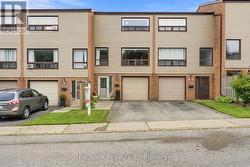 27 THE BRIDLE PATH  Clarington (Bowmanville), ON L1C 3W1