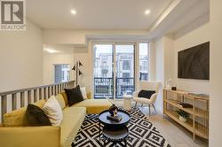 9 BANCROFT LANE Richmond Hill, ON L4E 1M1