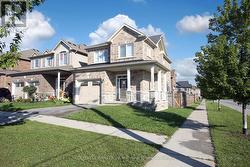 30 MOSES CRESCENT Clarington (Bowmanville), ON L1C 0T7